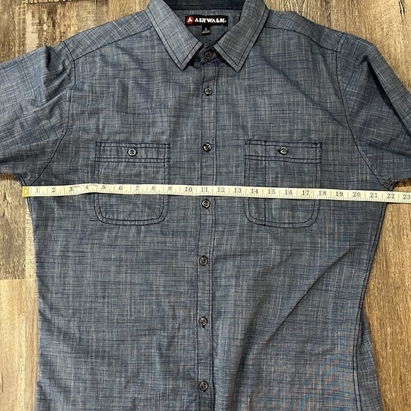 Airwalk Button Down Shirt Blue Chambray Long Sleeve Skater Grunge Sz L 90s Y2K - Picture 7 of 11